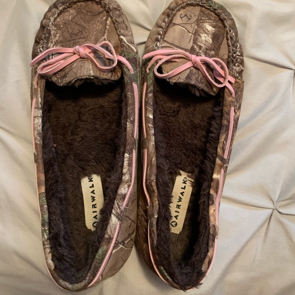 airwalk camo moccasins